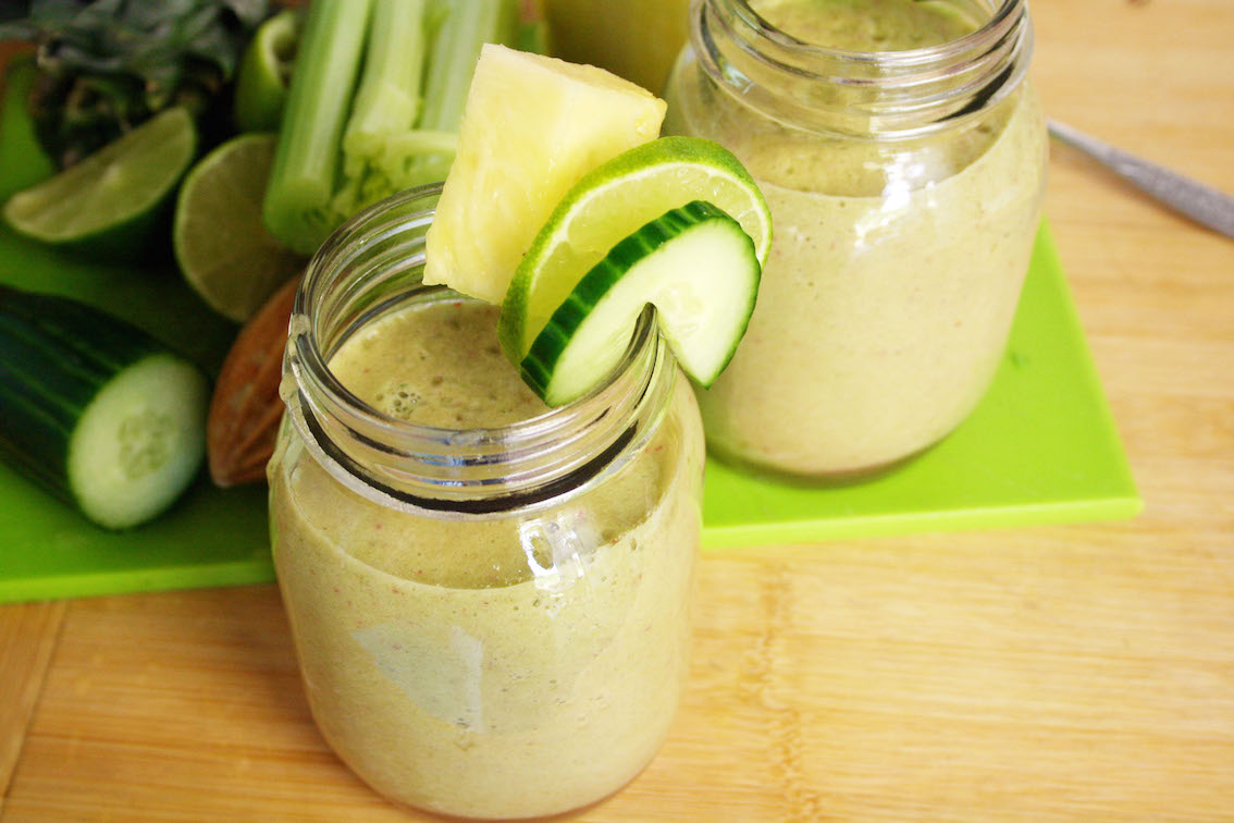 pineapple, cucumber and celery smoothie - smeg blender review - Dom in the  Kitchen