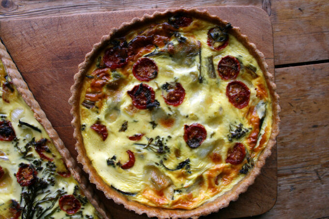 tomato, broccoli & mozzarella quiche