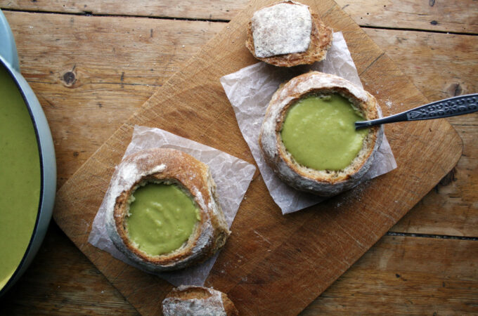 pea soup in bread bowl