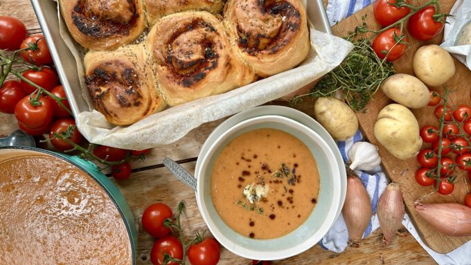 Tomato Soup with Pesto Swirl Buns